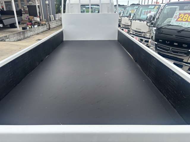 Mitsubishi Fuso Canter 12