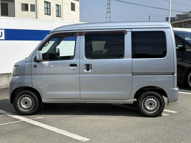 Daihatsu Hijet Cargo 10