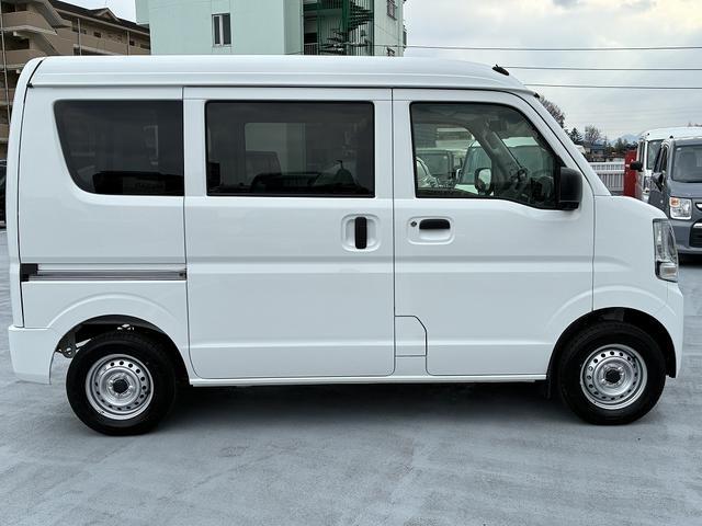 Suzuki Every 8