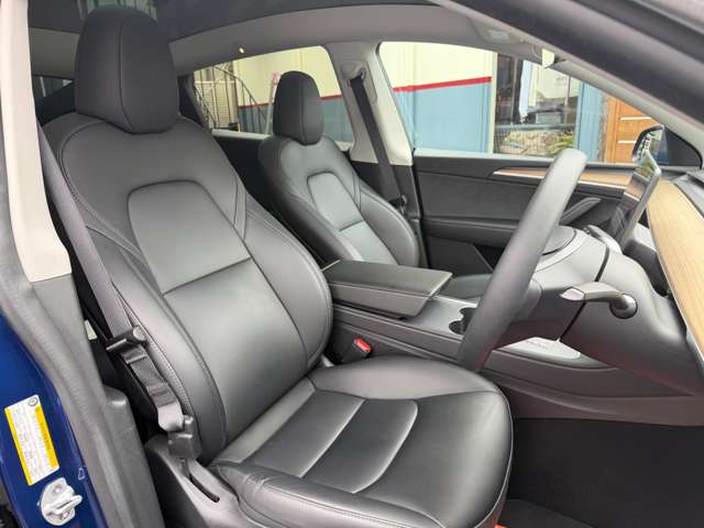 Tesla Model Y 5