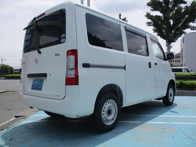 Toyota Town Ace Van 8