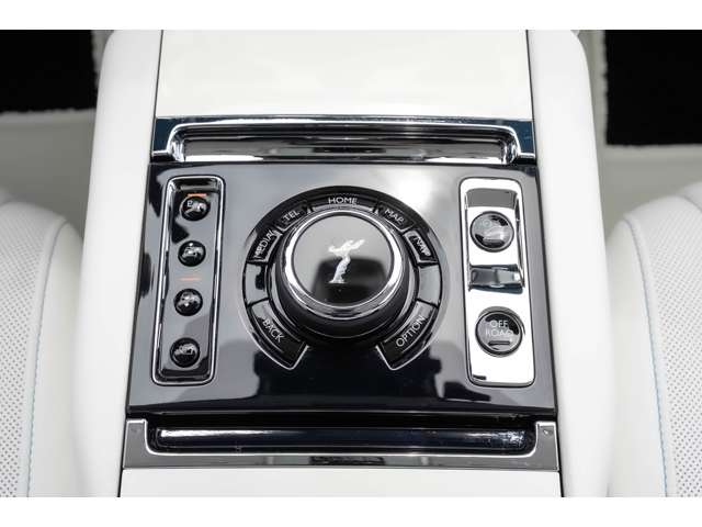 Rolls-Royce カリナン 10