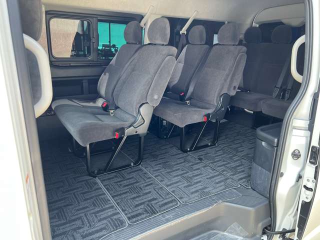 Toyota Hiace 11