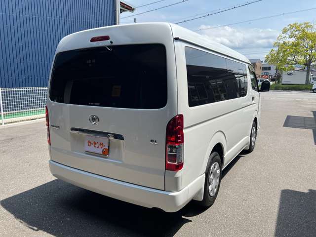 Toyota Hiace 4