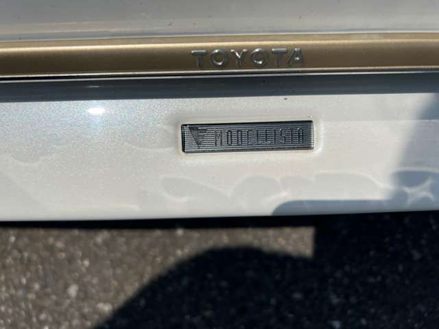 Toyota Hiace 5