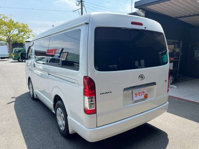 Toyota Hiace 8