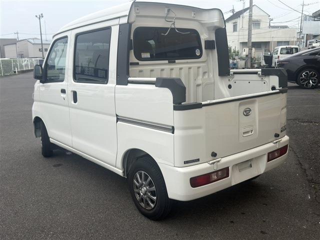 Daihatsu Hijet Deck Van 10