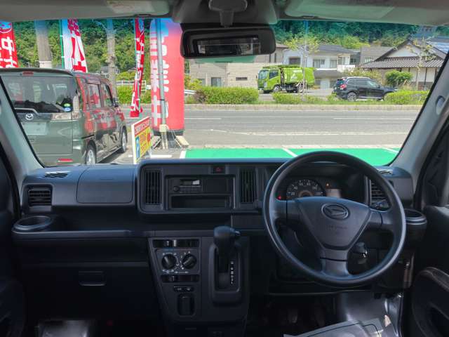 Daihatsu Hijet Cargo 8