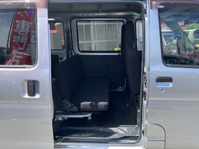 Daihatsu Hijet Cargo 9