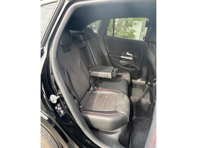 Mercedes-Benz GLA-Class 12