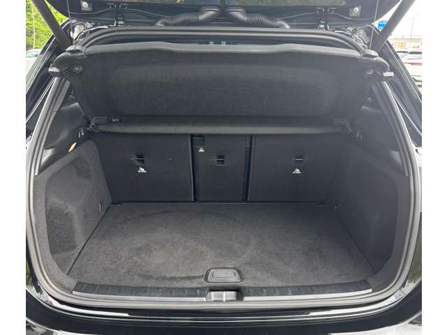 Mercedes-Benz GLA-Class 6