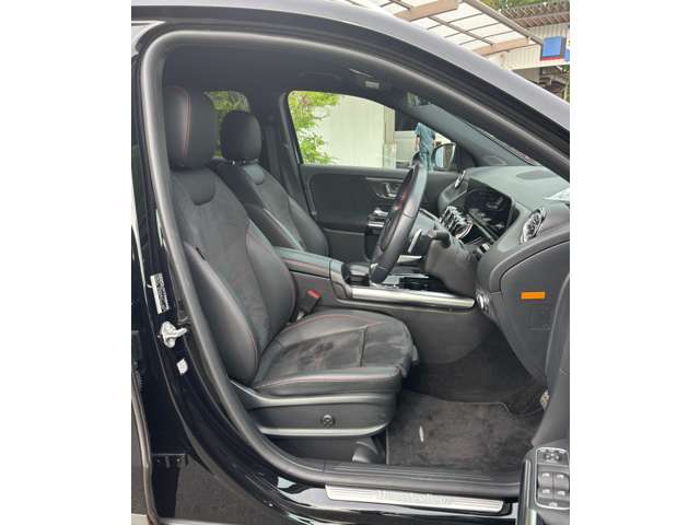 Mercedes-Benz GLA-Class 10
