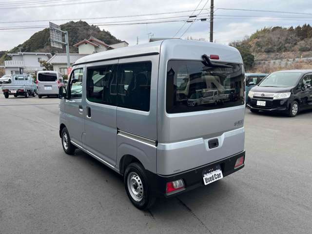 Daihatsu Hijet Cargo 4