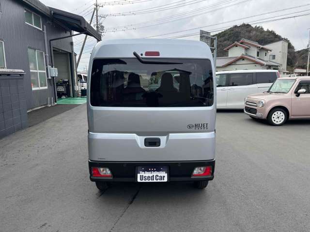 Daihatsu Hijet Cargo 5