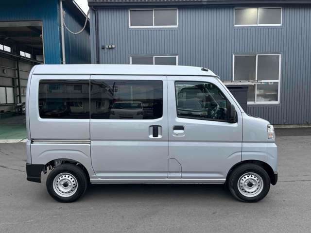 Daihatsu Hijet Cargo 7