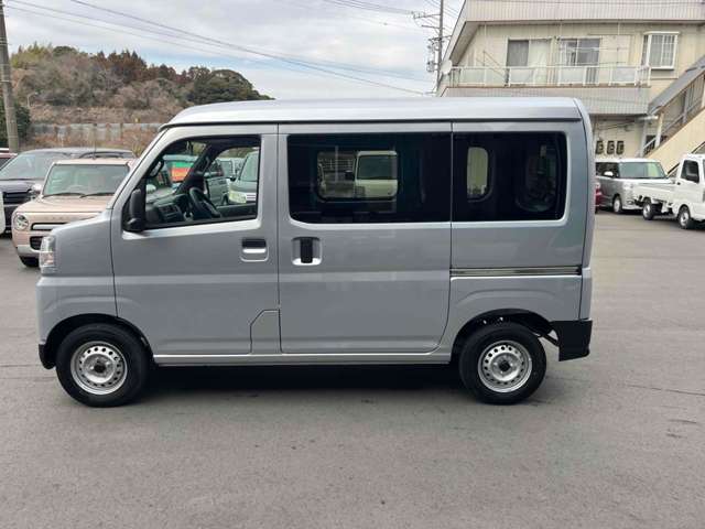Daihatsu Hijet Cargo 8