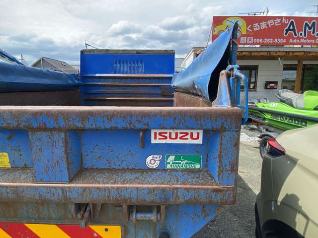 Isuzu Elf 12