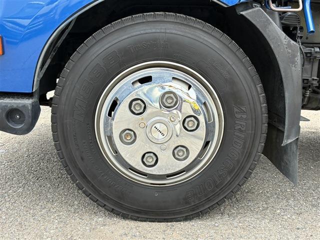Hino Dutro 11