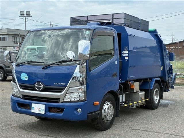 Hino Dutro 3