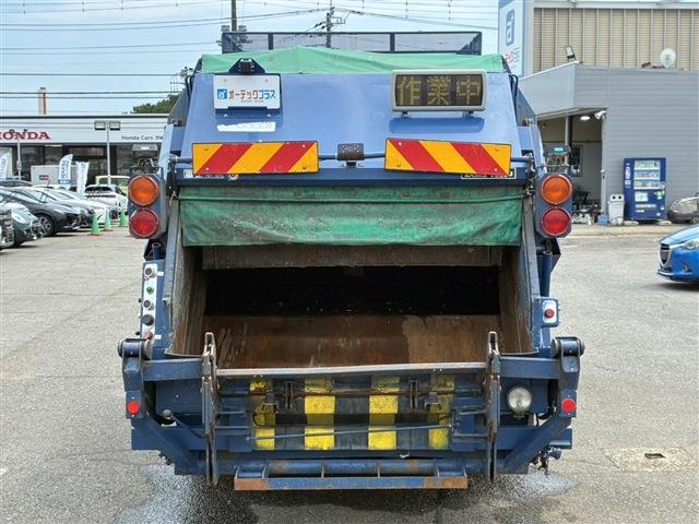 Hino Dutro 8