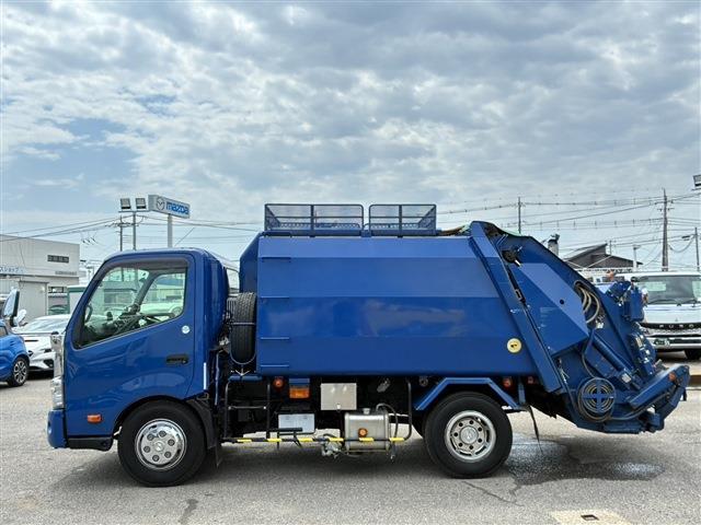 Hino Dutro 10