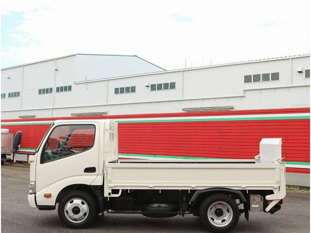 Hino Dutro 11
