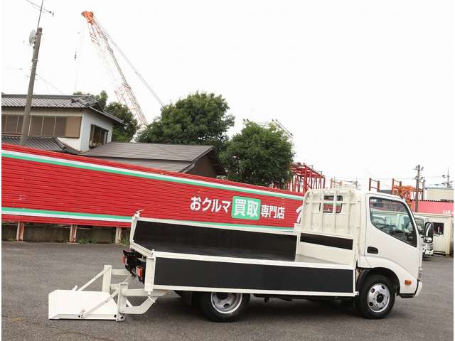 Hino Dutro 3