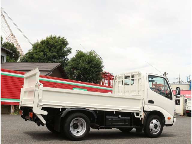 Hino Dutro 8