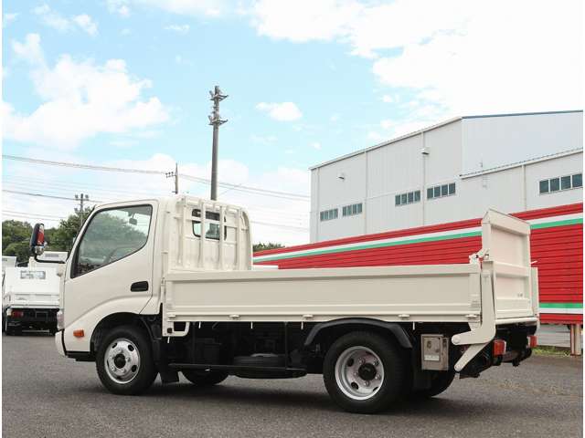 Hino Dutro 10