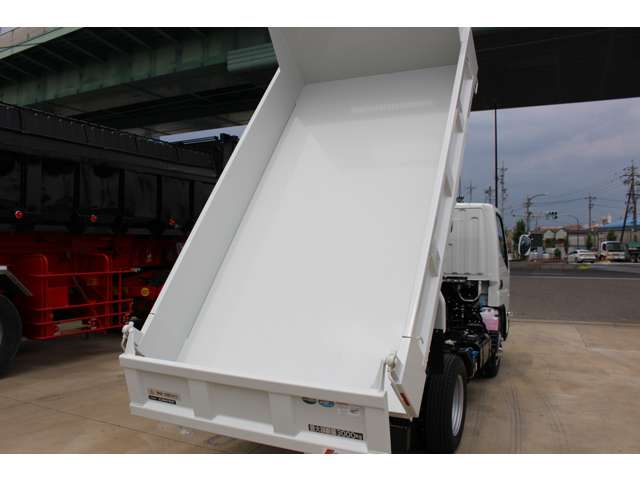 Mitsubishi Fuso Canter 11