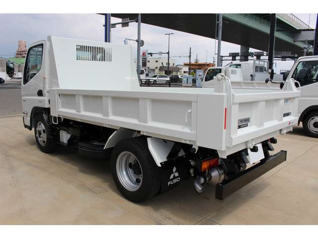 Mitsubishi Fuso Canter 4