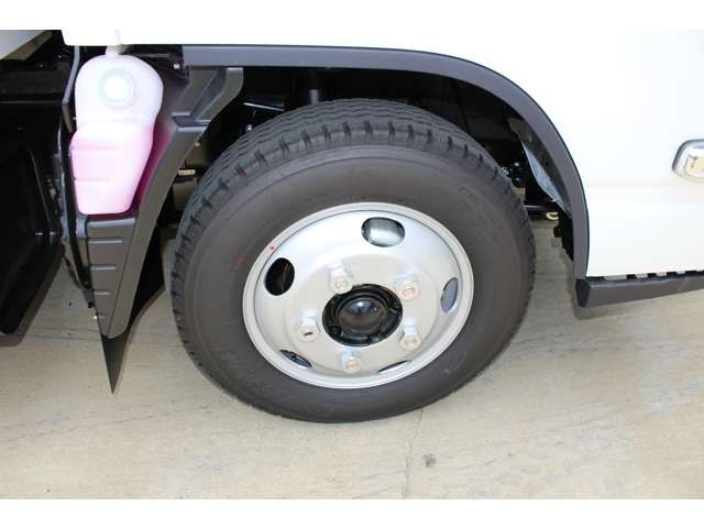 Mitsubishi Fuso Canter 8
