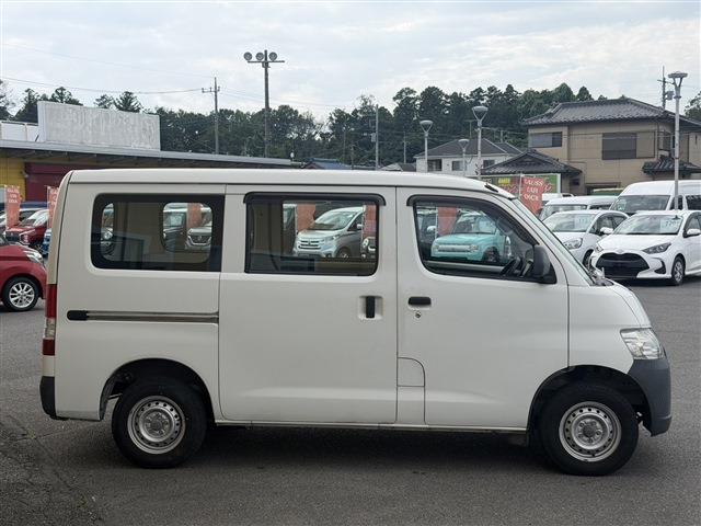 Toyota Town Ace Van 10