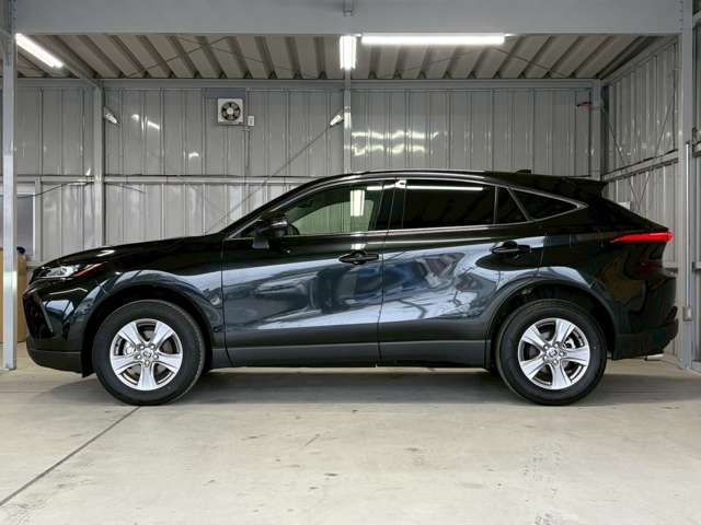 Toyota Harrier 3