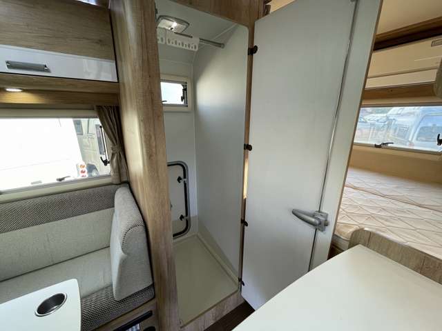 Toyota Camroad 12