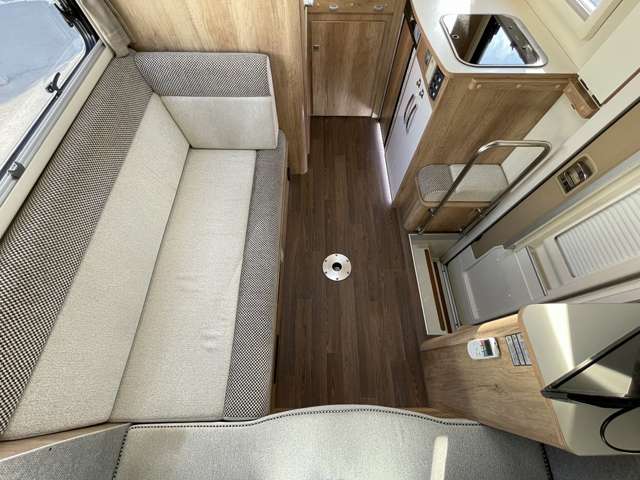 Toyota Camroad 8