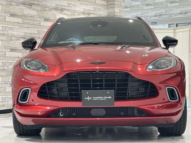 Aston Martin DBX 3