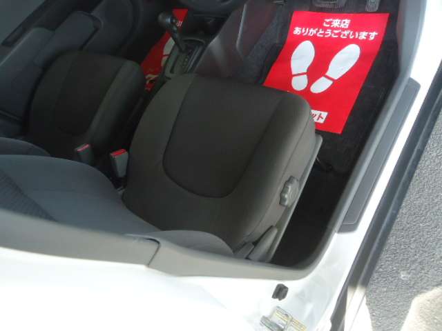 Nissan NV150 AD 8
