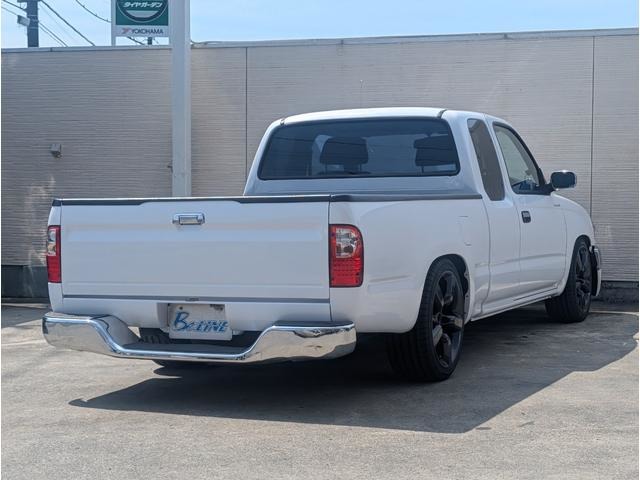 Toyota Hilux 11