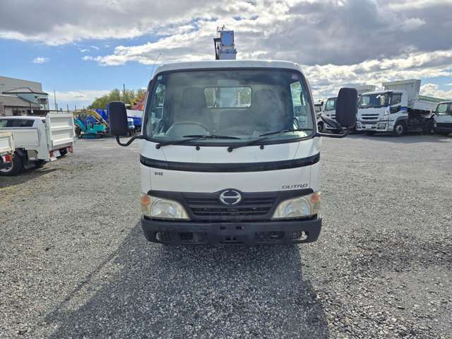 Hino Dutro 2