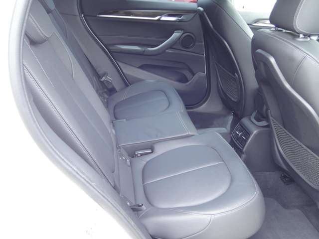 BMW X1 12