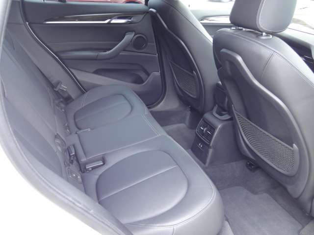 BMW X1 8