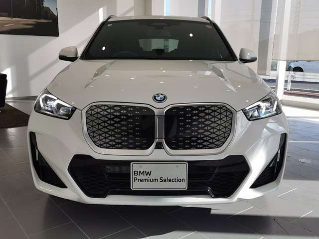 BMW iX1 8