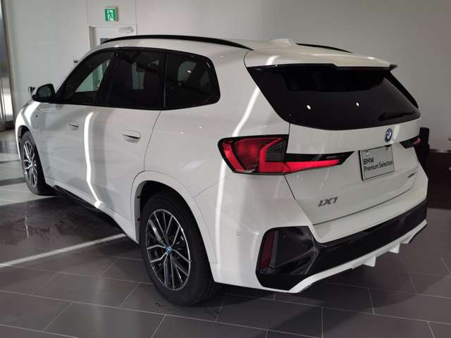 BMW iX1 10