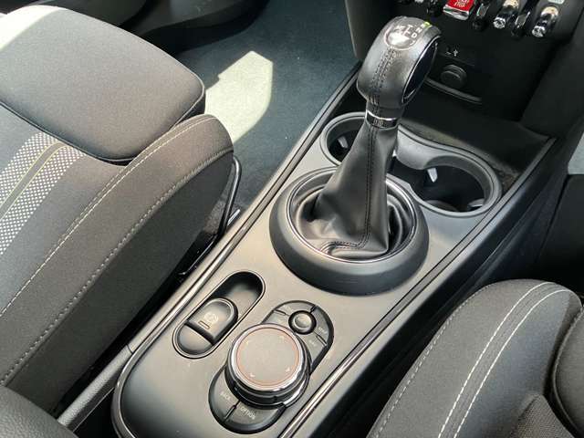 MINI Crossover 11