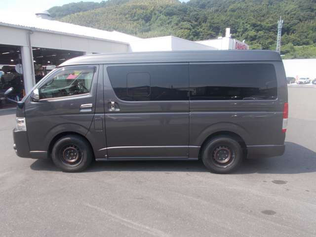 Toyota Hiace Van 2