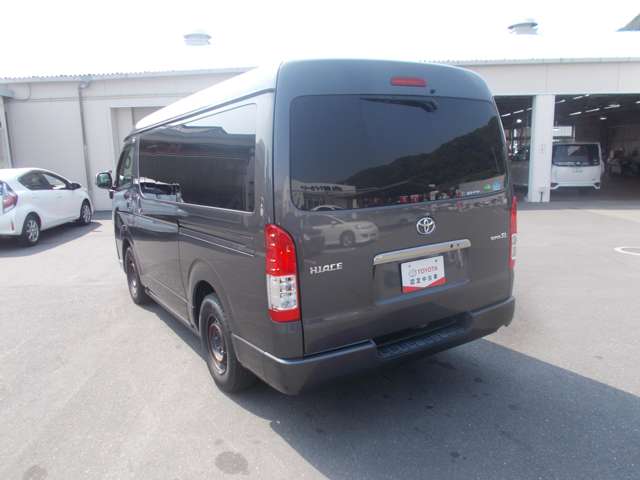 Toyota Hiace Van 3