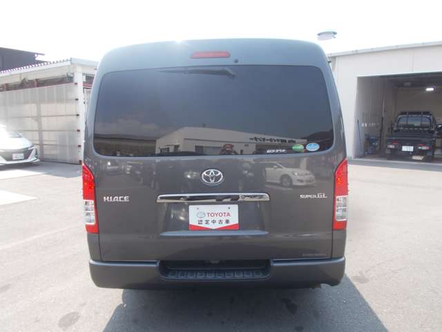 Toyota Hiace Van 4