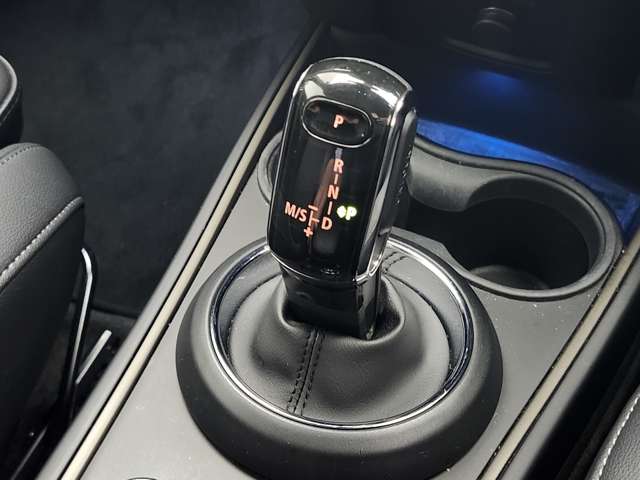 MINI Crossover 11