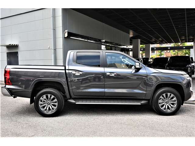 Mitsubishi Triton 3